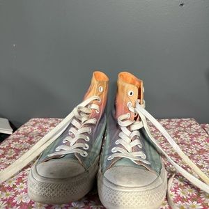 Converse shoes Womens size 9 Men’s size 7